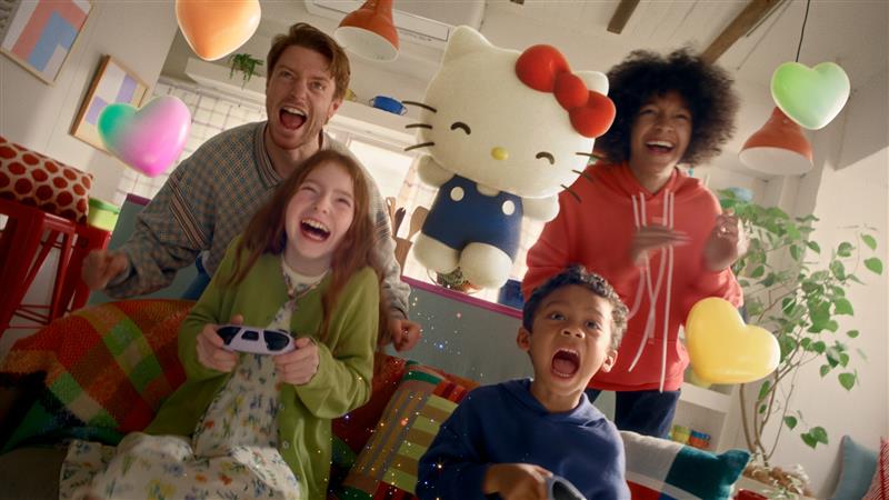 今後のリリース計画（3年間で10本）を示す、サンリオゲームズのロードマップ的なビジュアル。